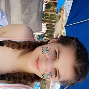 Meet your Posher, Leah